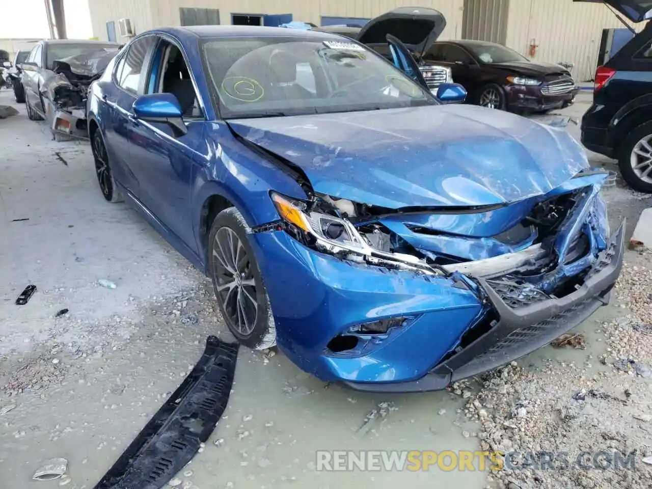 1 Photograph of a damaged car 4T1G11AK2LU301542 TOYOTA CAMRY 2020