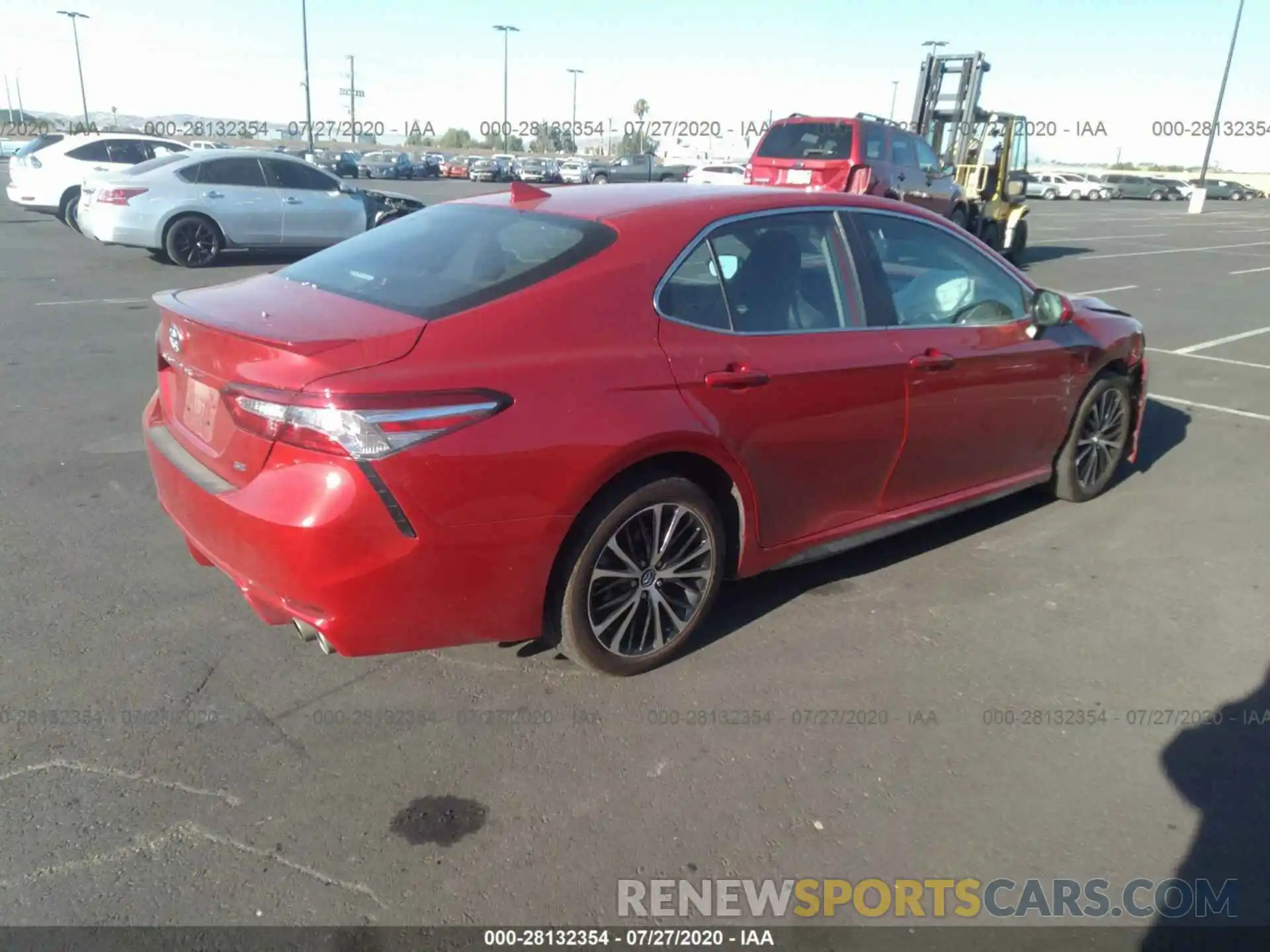 4 Photograph of a damaged car 4T1G11AK2LU306899 TOYOTA CAMRY 2020