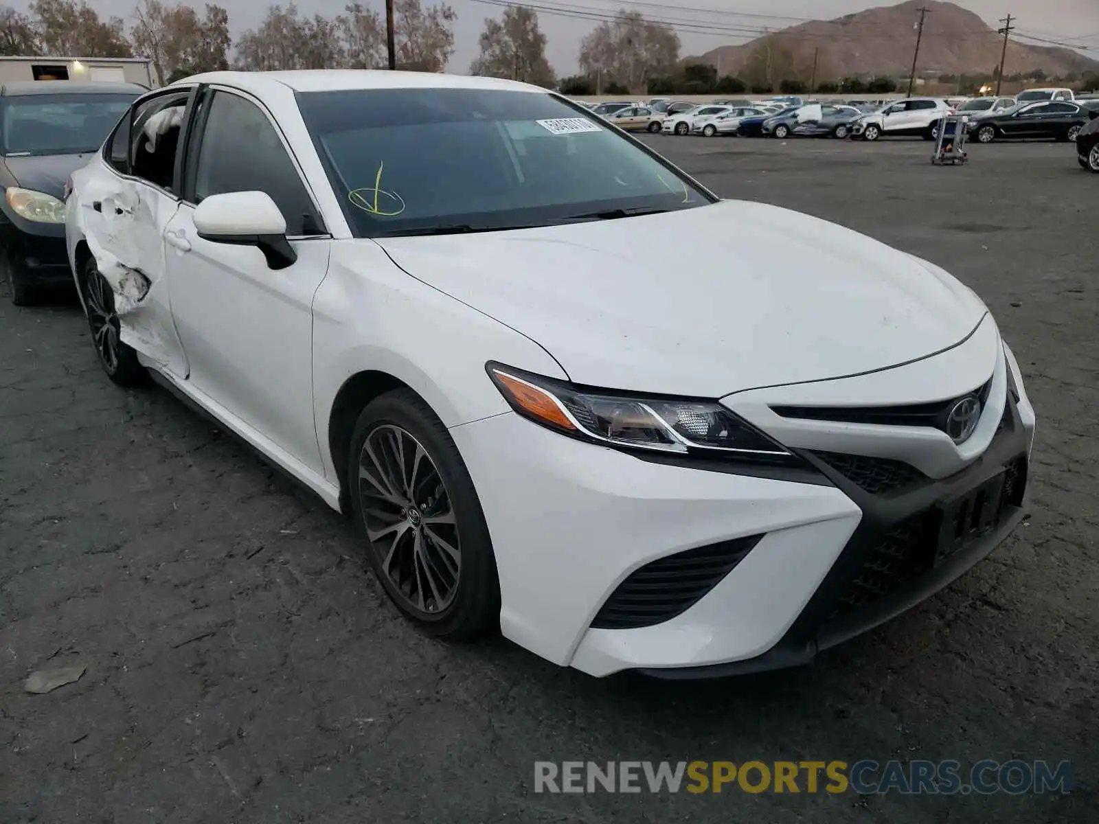 1 Photograph of a damaged car 4T1G11AK2LU309334 TOYOTA CAMRY 2020