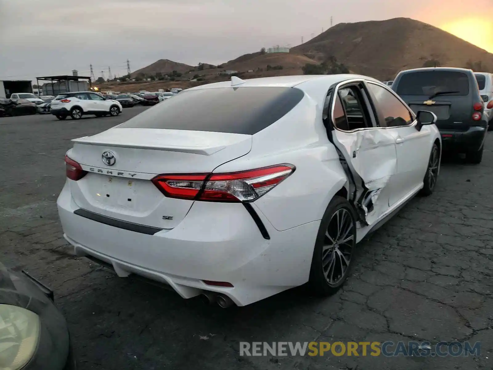 4 Photograph of a damaged car 4T1G11AK2LU309334 TOYOTA CAMRY 2020