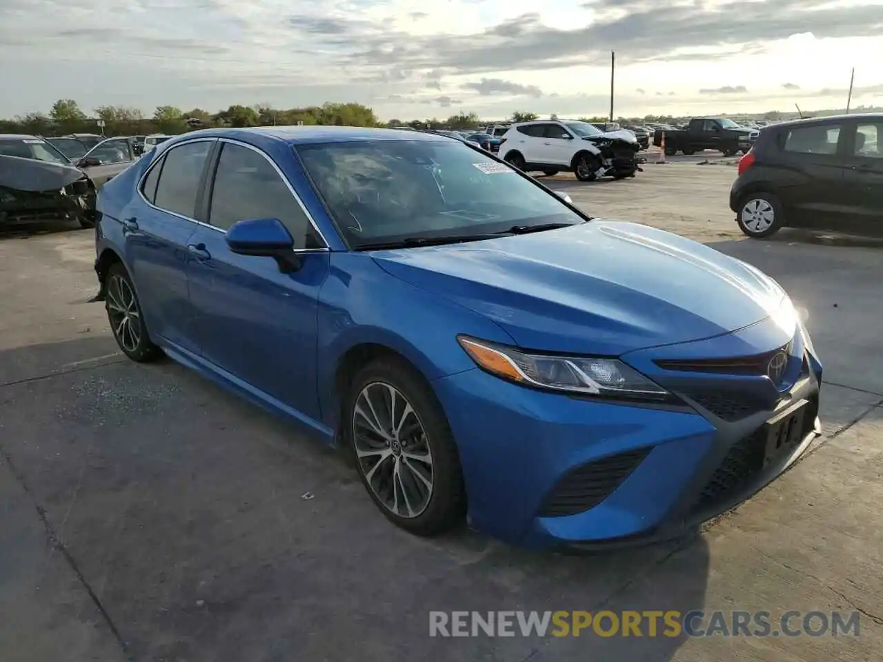 1 Photograph of a damaged car 4T1G11AK2LU311441 TOYOTA CAMRY 2020