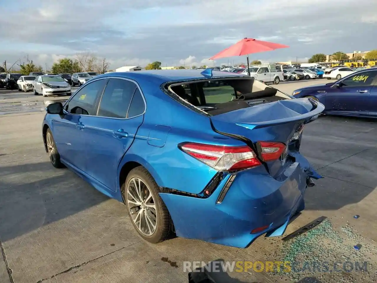 3 Photograph of a damaged car 4T1G11AK2LU311441 TOYOTA CAMRY 2020