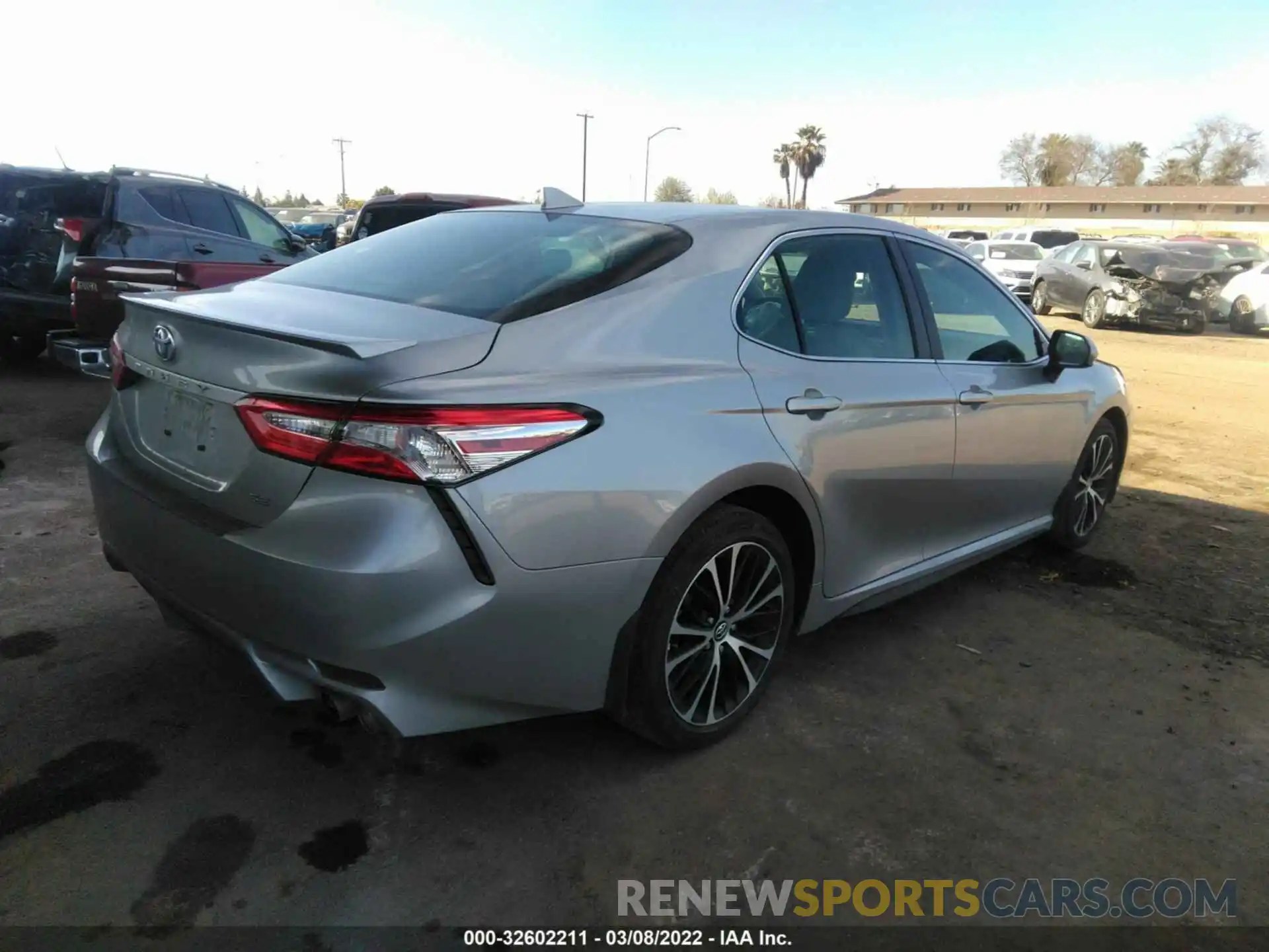 4 Photograph of a damaged car 4T1G11AK2LU312475 TOYOTA CAMRY 2020