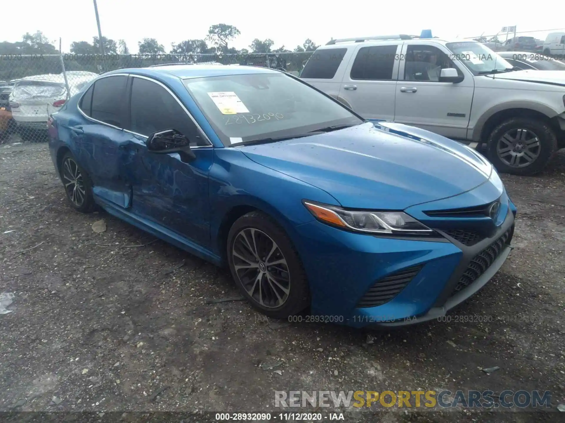 1 Photograph of a damaged car 4T1G11AK2LU320074 TOYOTA CAMRY 2020