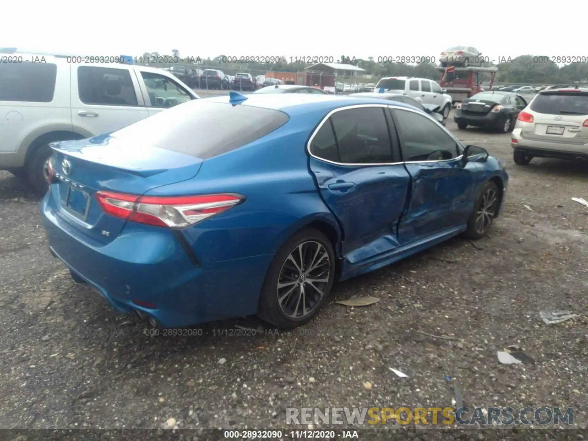 4 Photograph of a damaged car 4T1G11AK2LU320074 TOYOTA CAMRY 2020