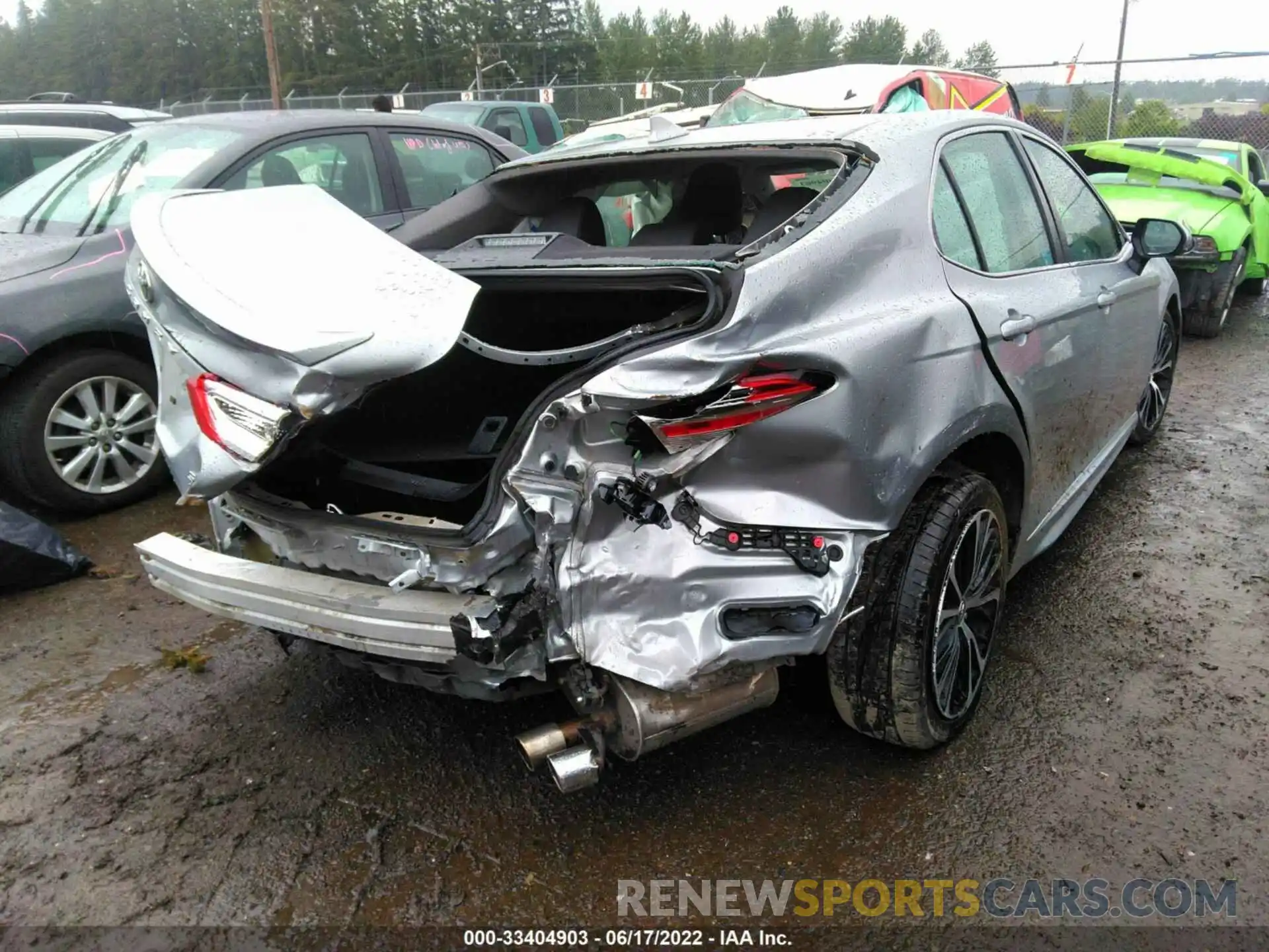 4 Photograph of a damaged car 4T1G11AK2LU324920 TOYOTA CAMRY 2020