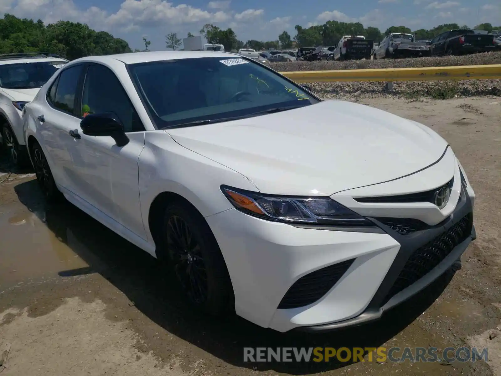 1 Photograph of a damaged car 4T1G11AK2LU325730 TOYOTA CAMRY 2020