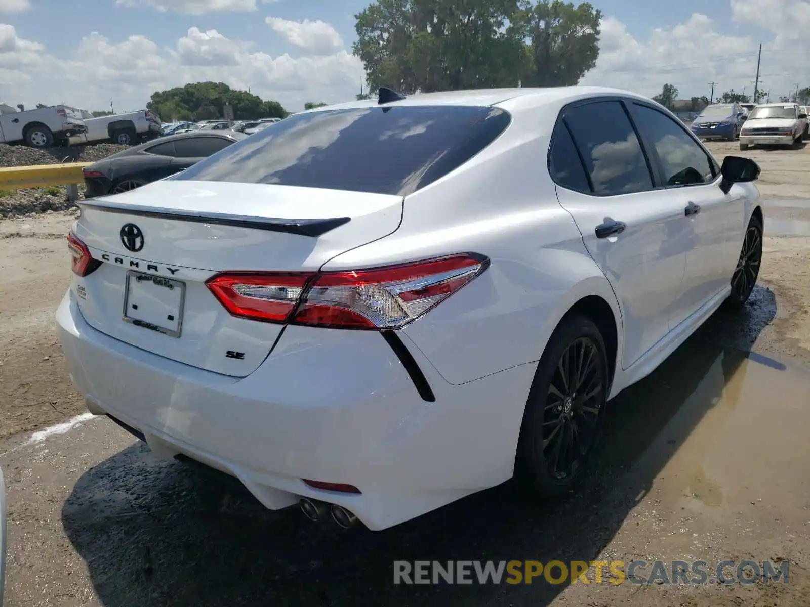 4 Photograph of a damaged car 4T1G11AK2LU325730 TOYOTA CAMRY 2020