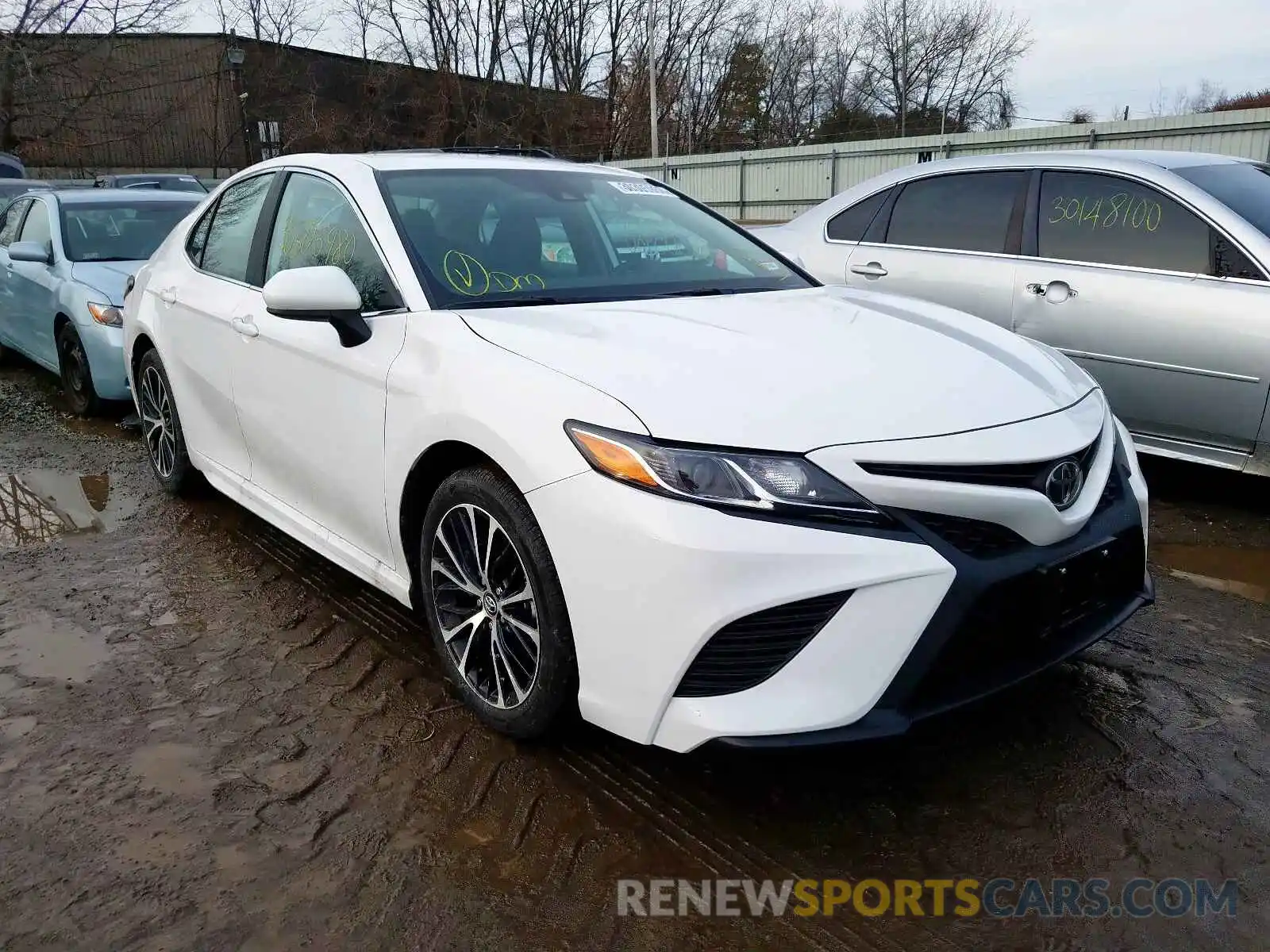 1 Photograph of a damaged car 4T1G11AK2LU327509 TOYOTA CAMRY 2020