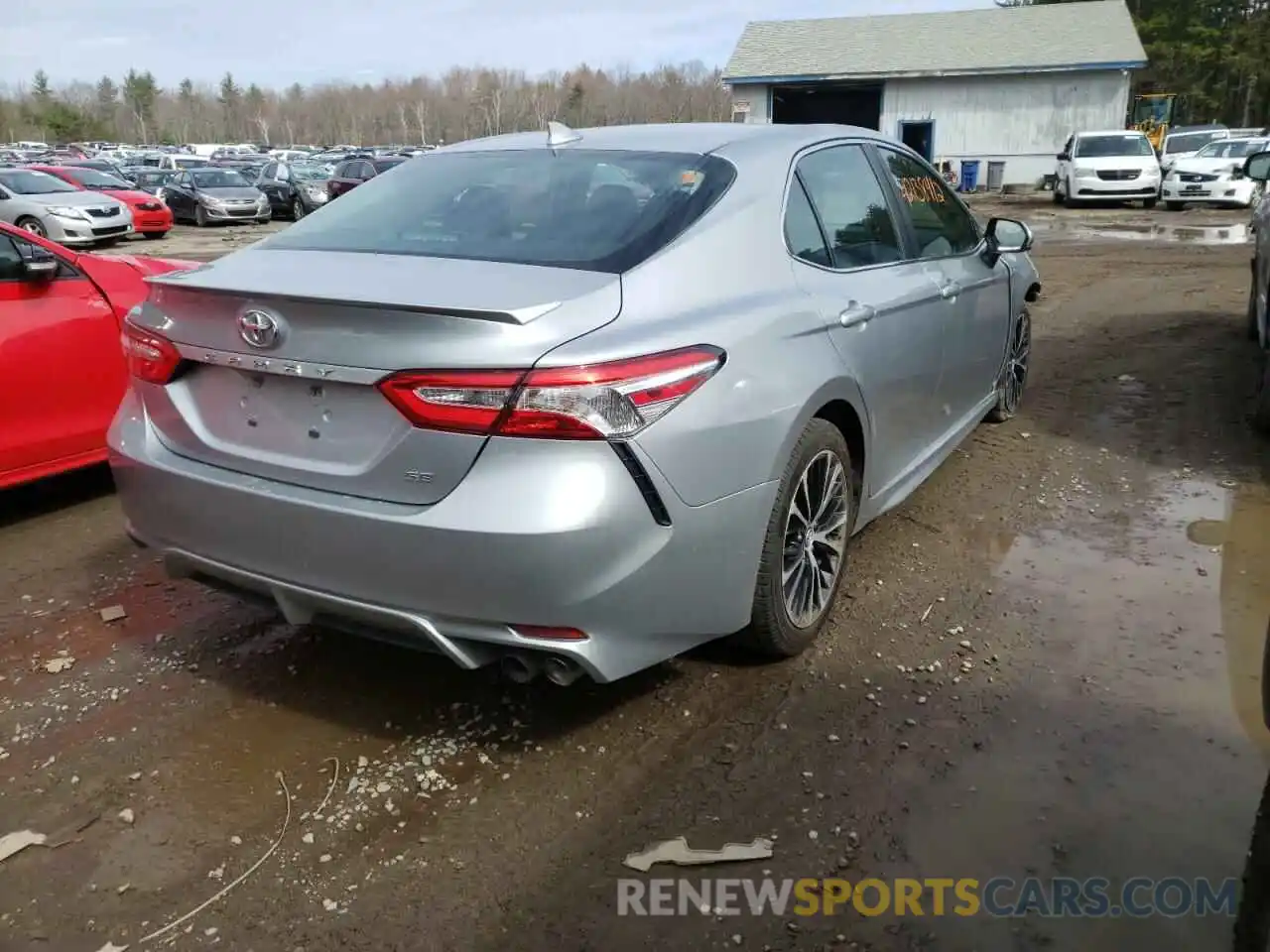 4 Photograph of a damaged car 4T1G11AK2LU330412 TOYOTA CAMRY 2020