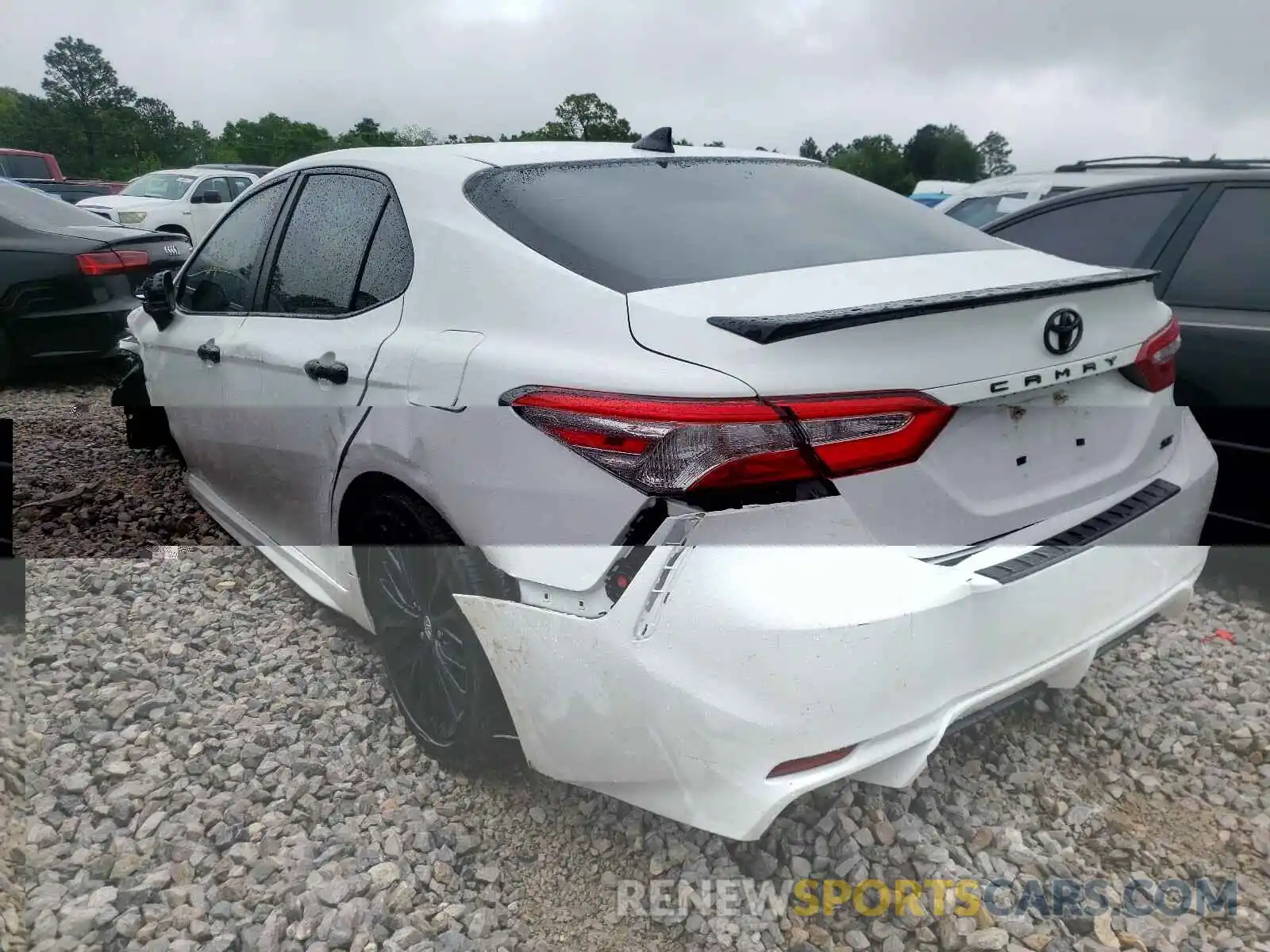 3 Photograph of a damaged car 4T1G11AK2LU330555 TOYOTA CAMRY 2020