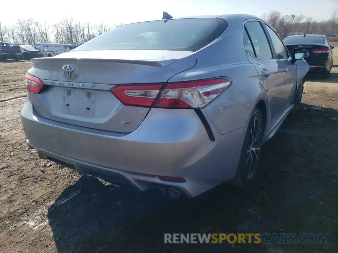 4 Photograph of a damaged car 4T1G11AK2LU330622 TOYOTA CAMRY 2020