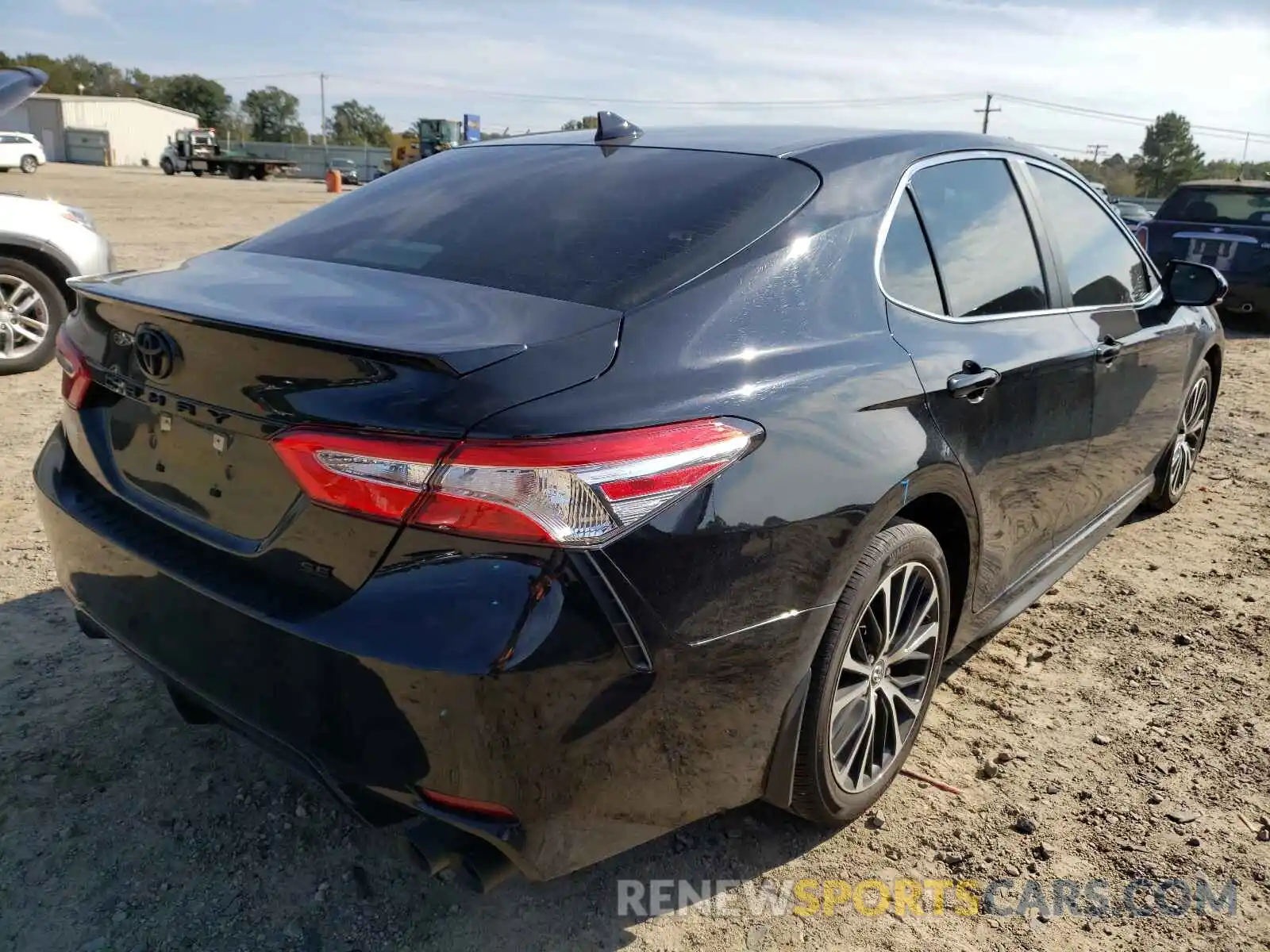 4 Photograph of a damaged car 4T1G11AK2LU331026 TOYOTA CAMRY 2020