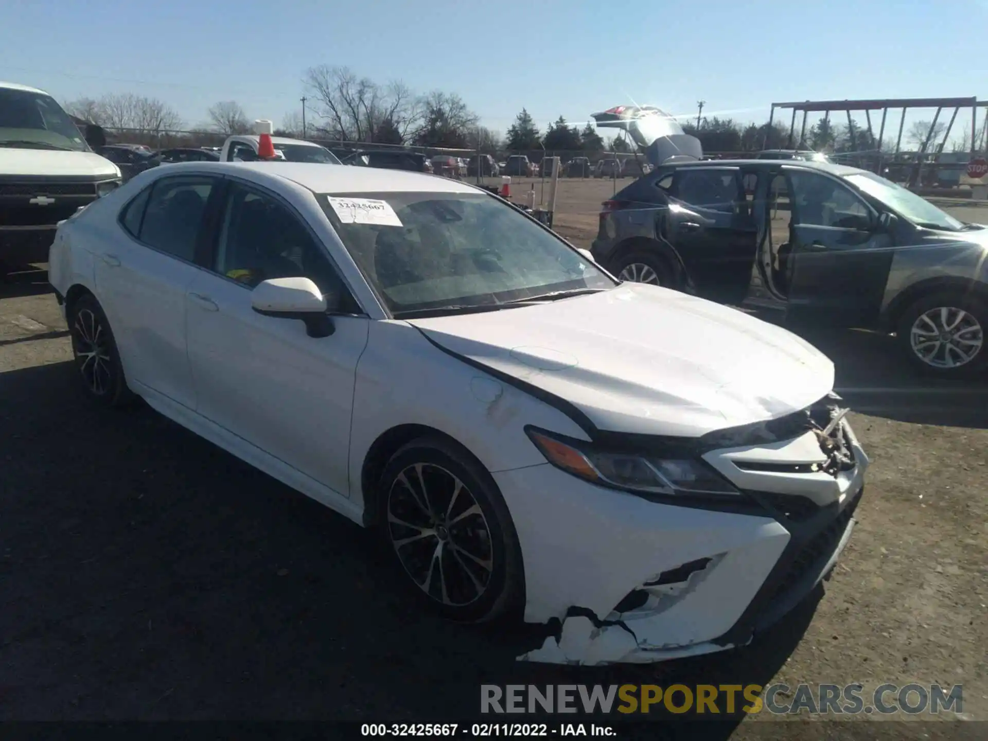 1 Photograph of a damaged car 4T1G11AK2LU332192 TOYOTA CAMRY 2020