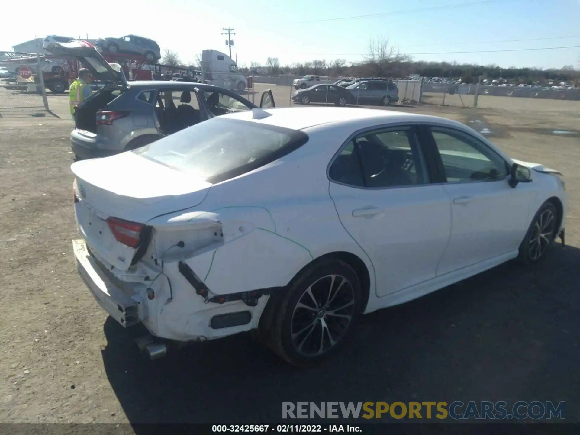 4 Photograph of a damaged car 4T1G11AK2LU332192 TOYOTA CAMRY 2020