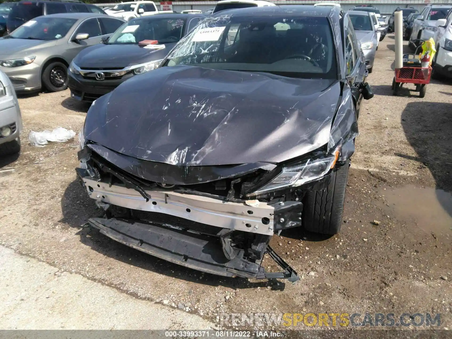 6 Photograph of a damaged car 4T1G11AK2LU332595 TOYOTA CAMRY 2020