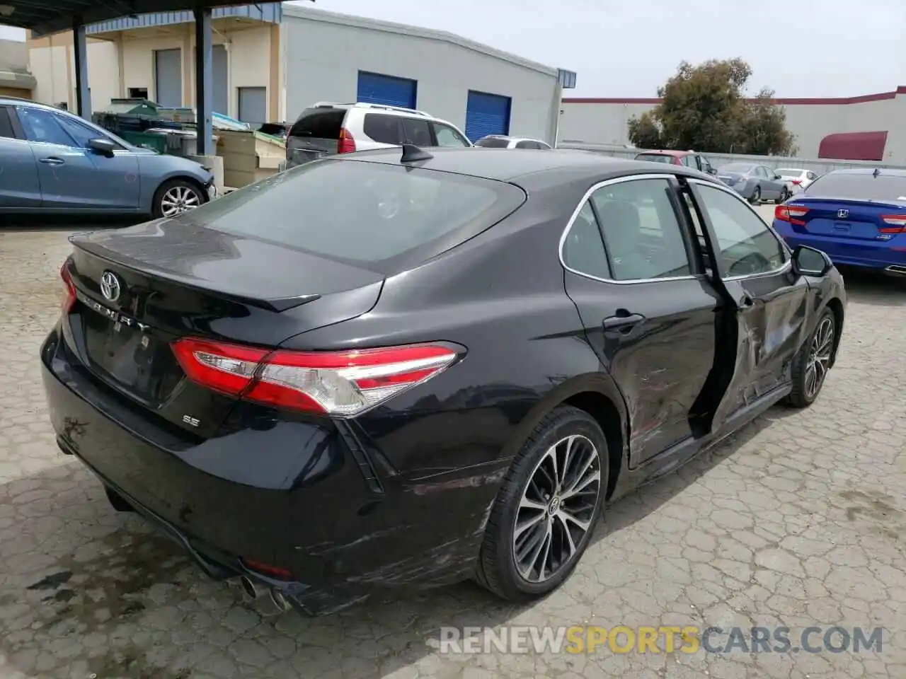 4 Photograph of a damaged car 4T1G11AK2LU334301 TOYOTA CAMRY 2020