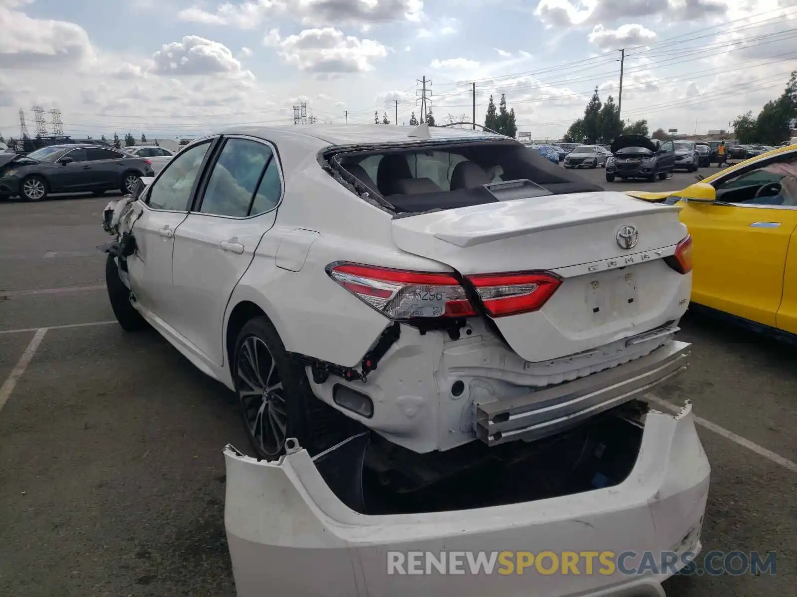 3 Photograph of a damaged car 4T1G11AK2LU334444 TOYOTA CAMRY 2020