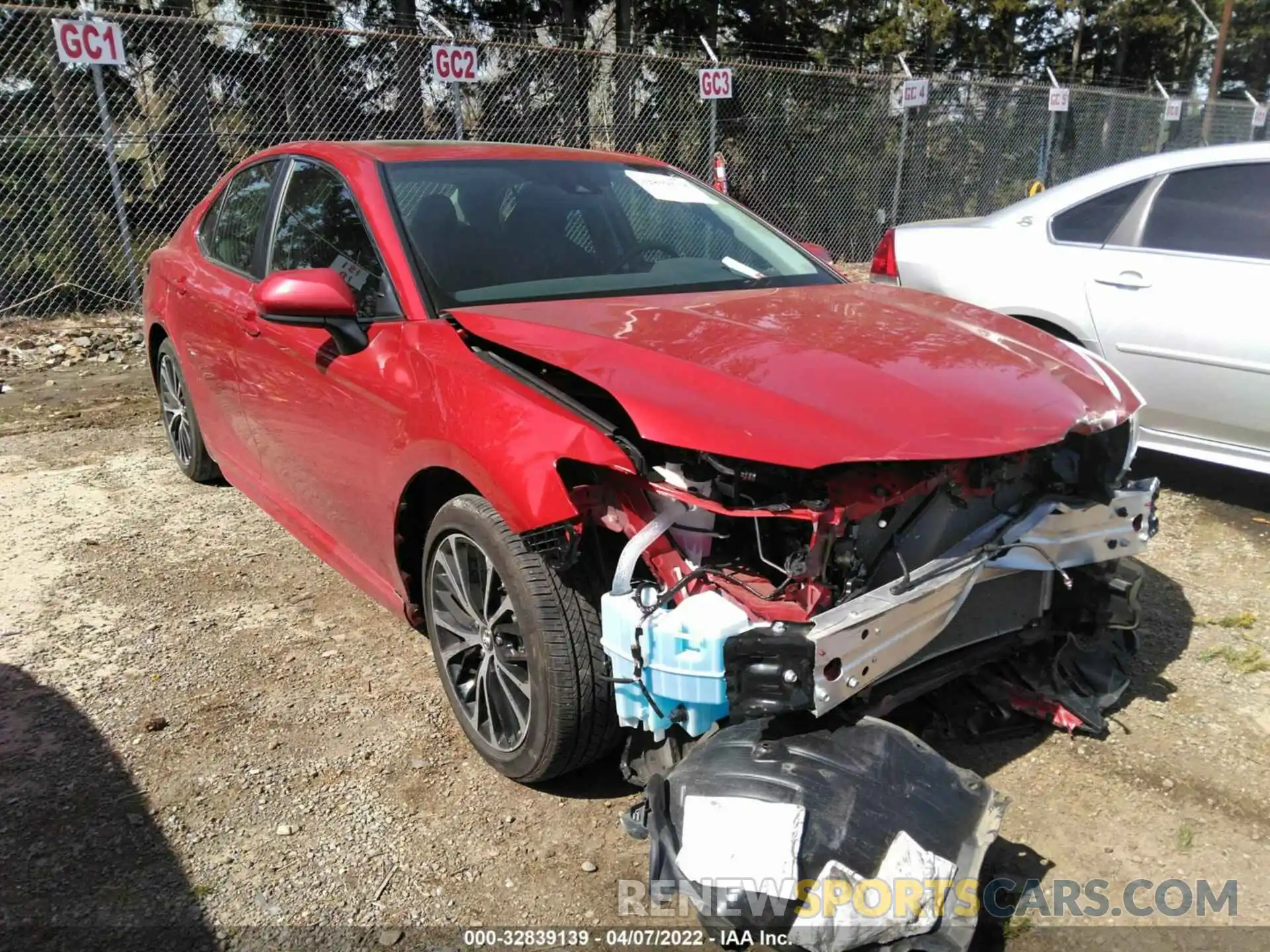 1 Photograph of a damaged car 4T1G11AK2LU339742 TOYOTA CAMRY 2020