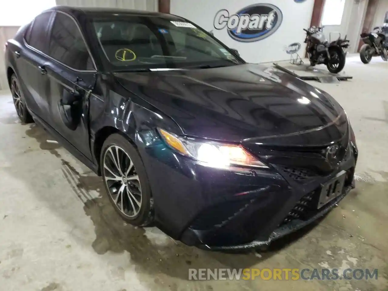 1 Photograph of a damaged car 4T1G11AK2LU340664 TOYOTA CAMRY 2020