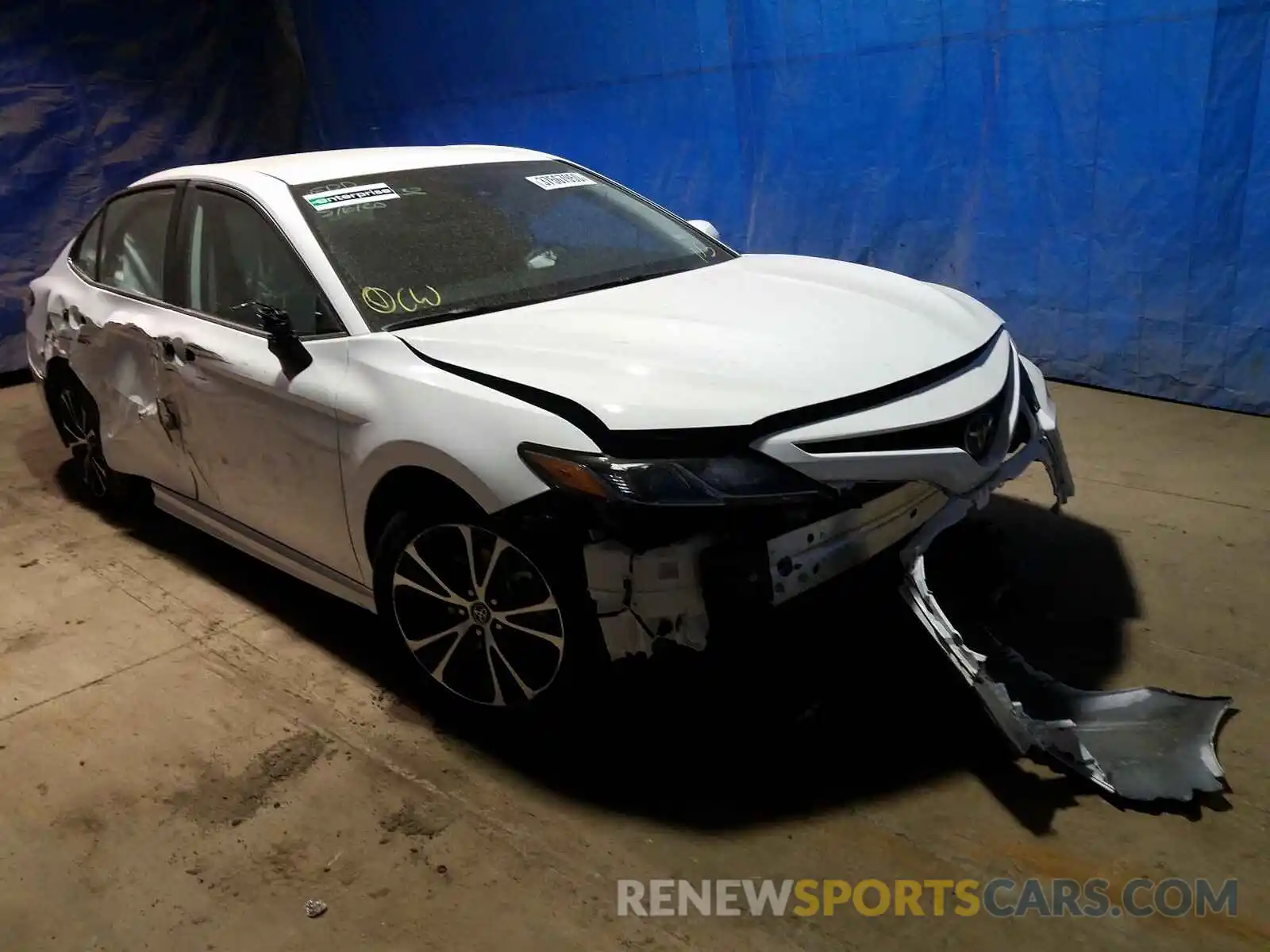 1 Photograph of a damaged car 4T1G11AK2LU342009 TOYOTA CAMRY 2020