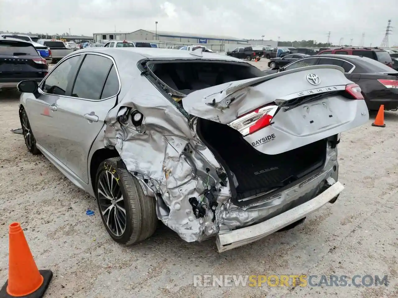 3 Photograph of a damaged car 4T1G11AK2LU344049 TOYOTA CAMRY 2020