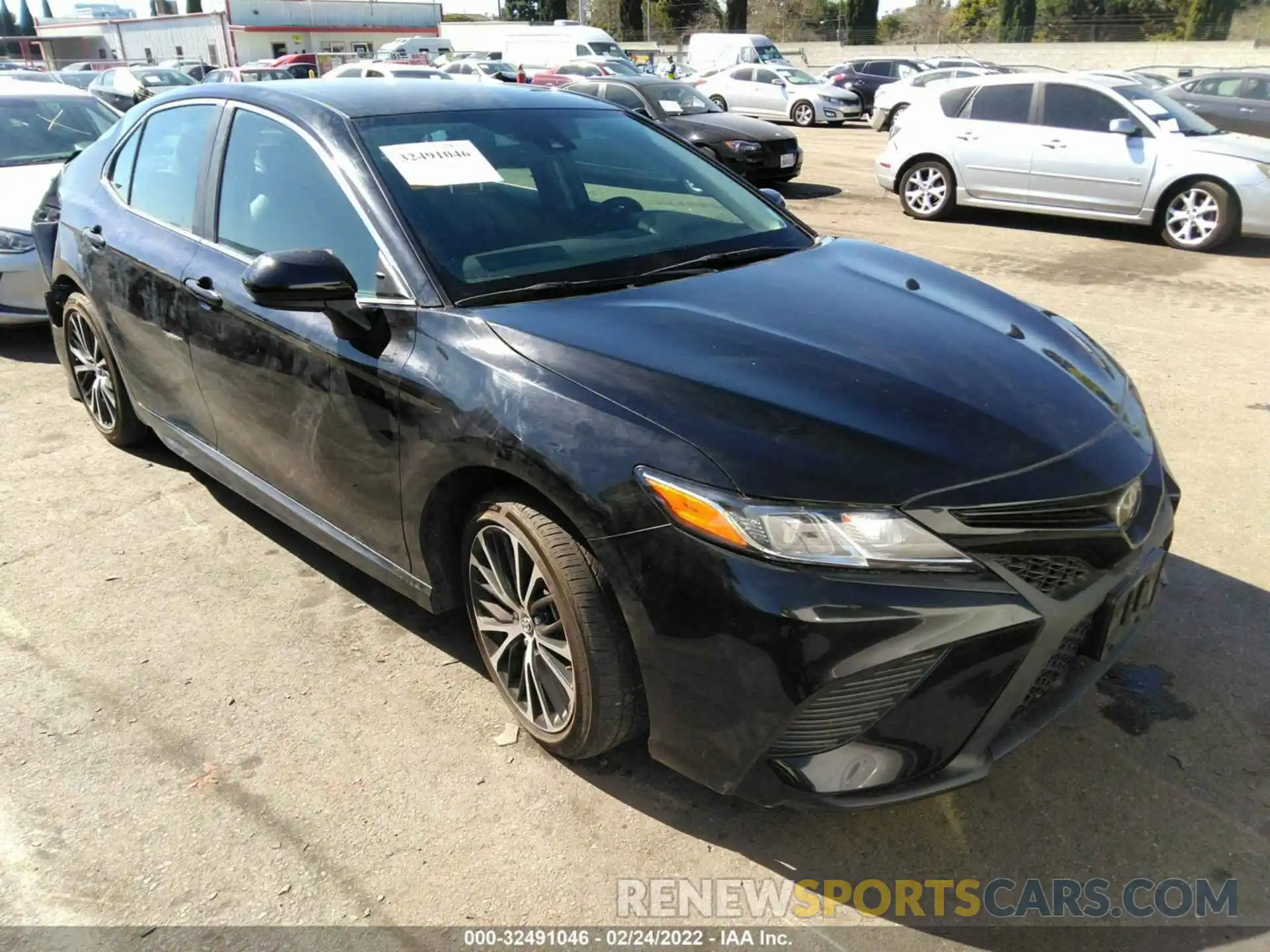 1 Photograph of a damaged car 4T1G11AK2LU344262 TOYOTA CAMRY 2020