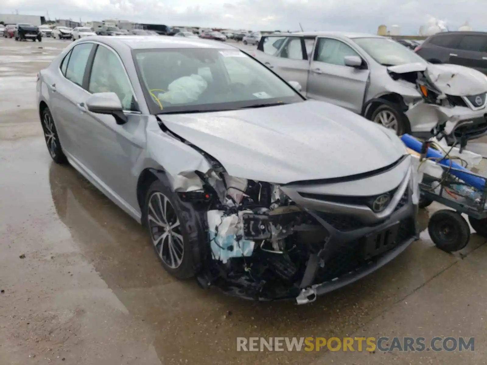 1 Photograph of a damaged car 4T1G11AK2LU345699 TOYOTA CAMRY 2020