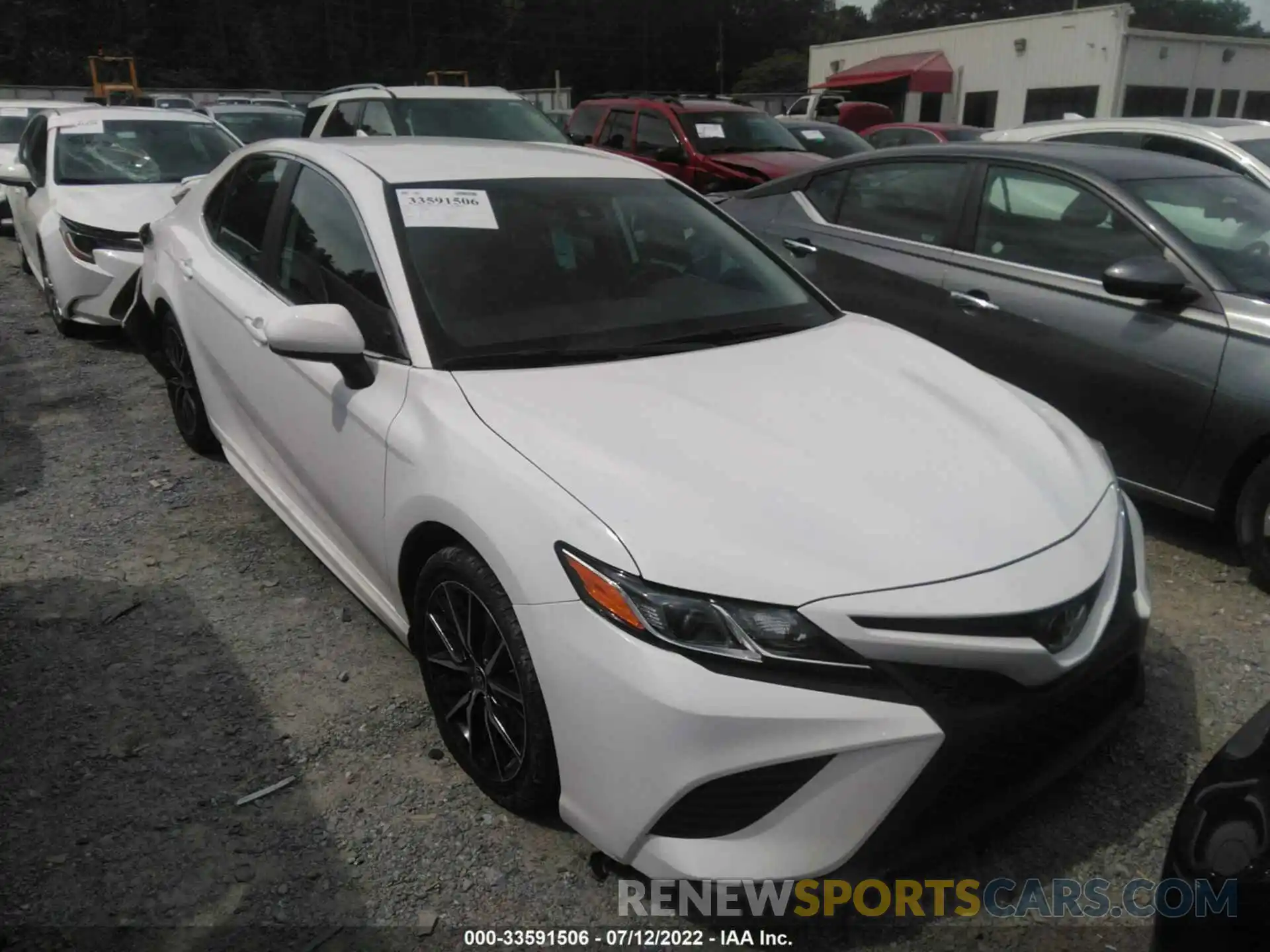 1 Photograph of a damaged car 4T1G11AK2LU346786 TOYOTA CAMRY 2020