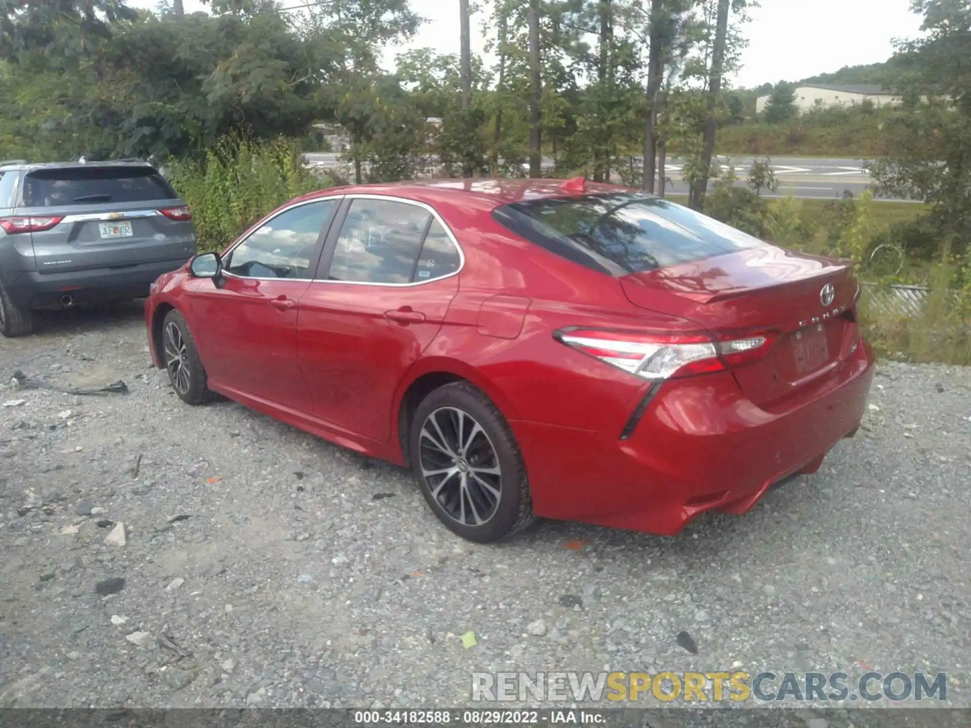 3 Photograph of a damaged car 4T1G11AK2LU346870 TOYOTA CAMRY 2020