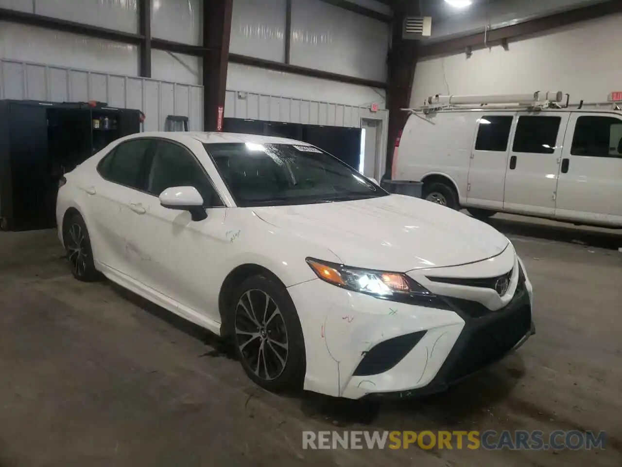 1 Photograph of a damaged car 4T1G11AK2LU347341 TOYOTA CAMRY 2020