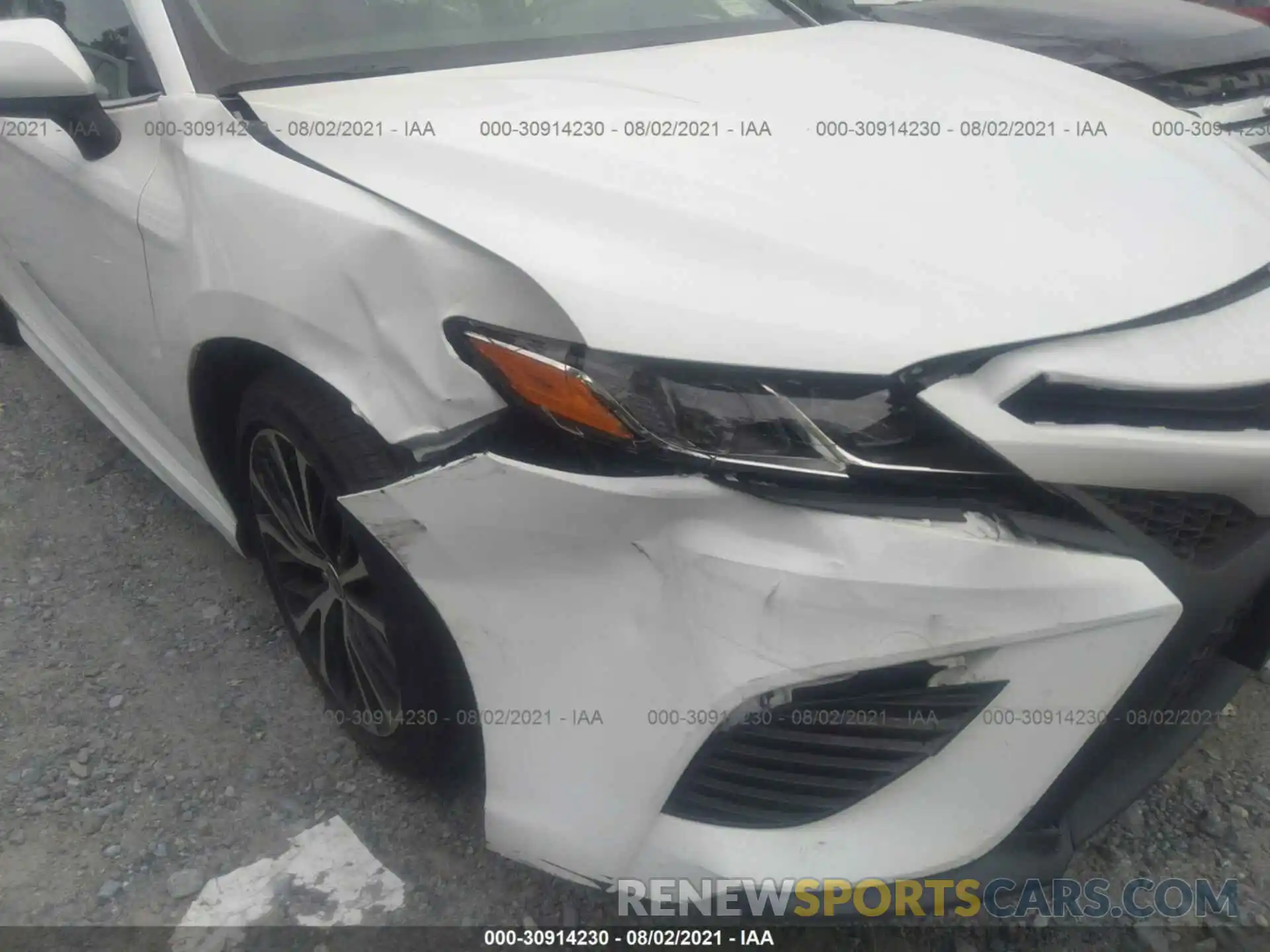 6 Photograph of a damaged car 4T1G11AK2LU347730 TOYOTA CAMRY 2020