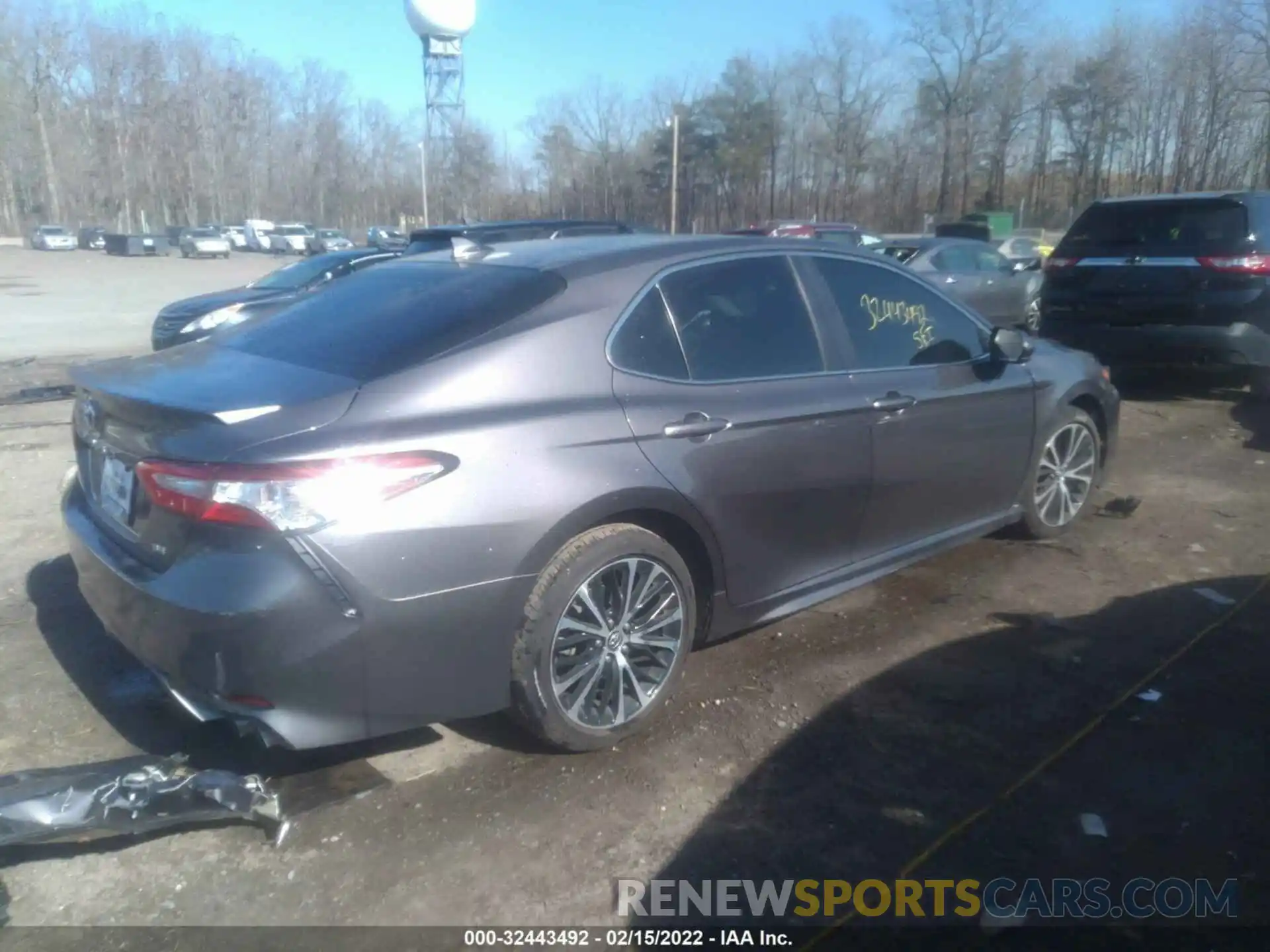 4 Photograph of a damaged car 4T1G11AK2LU347940 TOYOTA CAMRY 2020