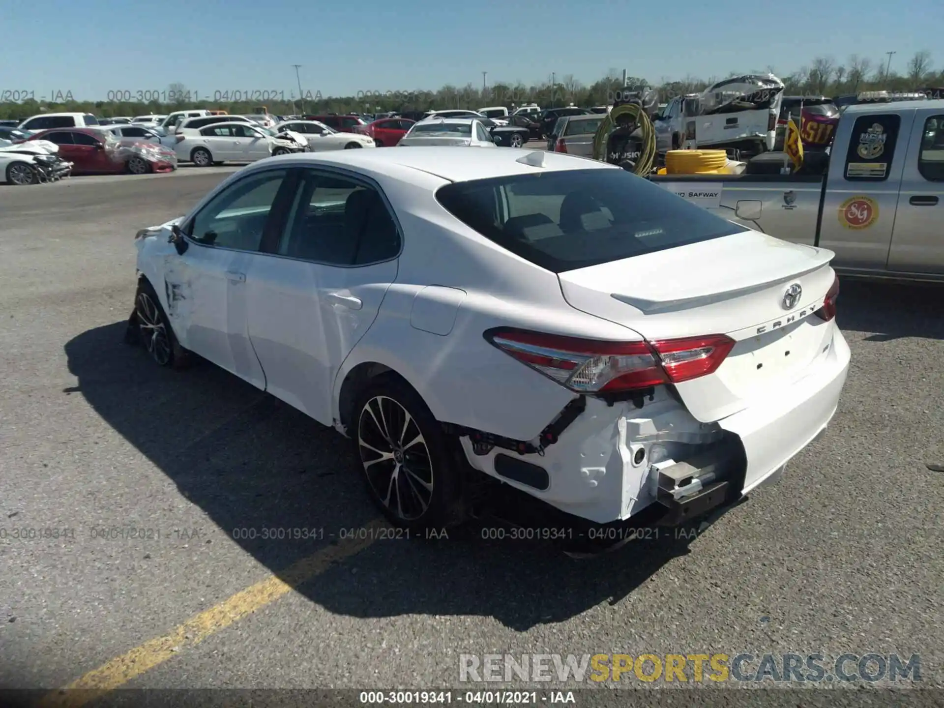 3 Photograph of a damaged car 4T1G11AK2LU355424 TOYOTA CAMRY 2020