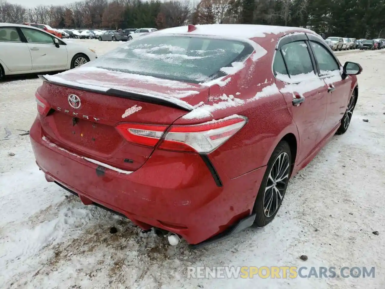 4 Photograph of a damaged car 4T1G11AK2LU355696 TOYOTA CAMRY 2020