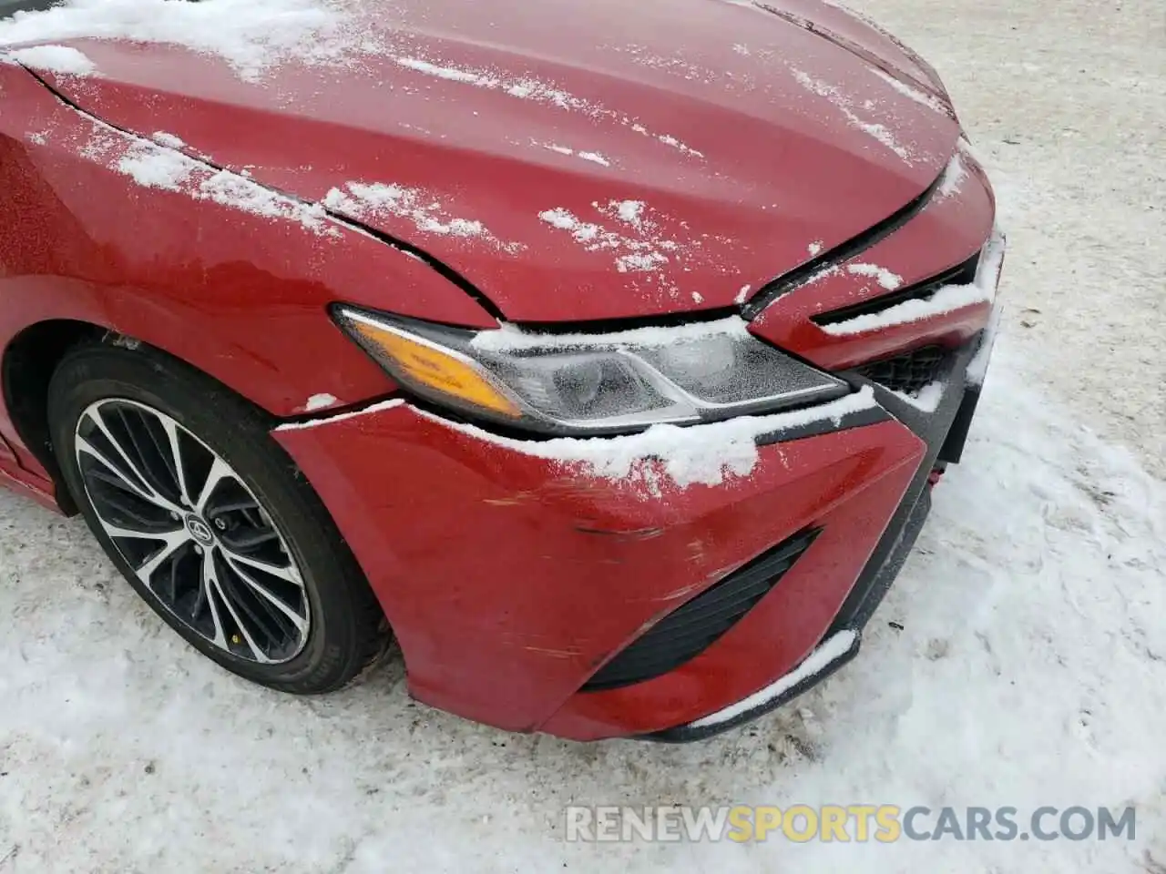 9 Photograph of a damaged car 4T1G11AK2LU355696 TOYOTA CAMRY 2020