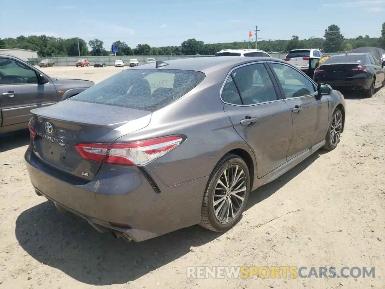 4 Photograph of a damaged car 4T1G11AK2LU358338 TOYOTA CAMRY 2020