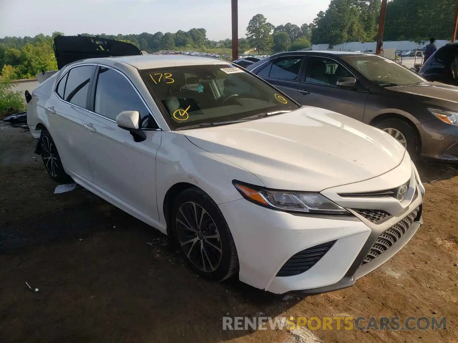 1 Photograph of a damaged car 4T1G11AK2LU359201 TOYOTA CAMRY 2020