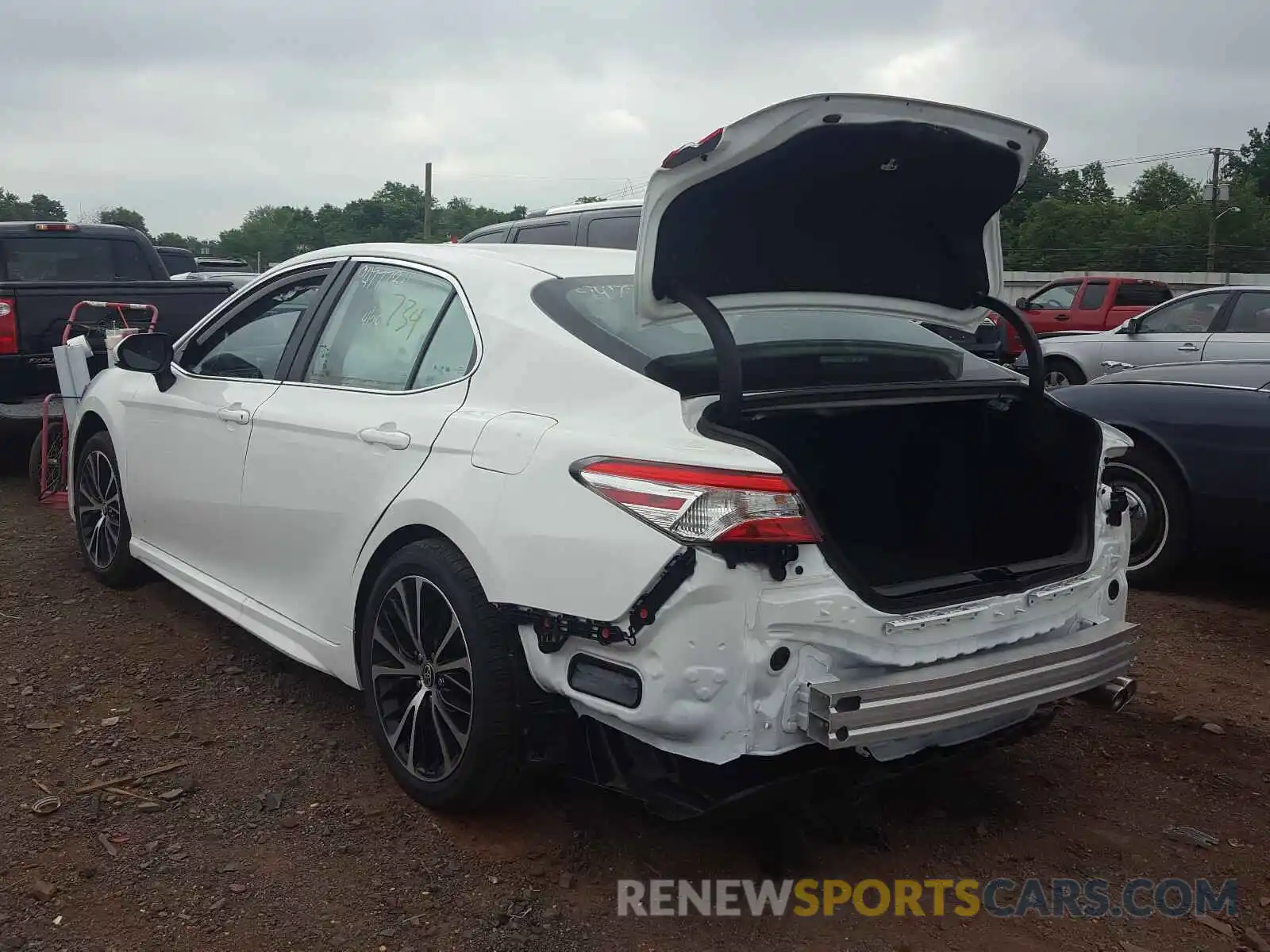 3 Photograph of a damaged car 4T1G11AK2LU360610 TOYOTA CAMRY 2020