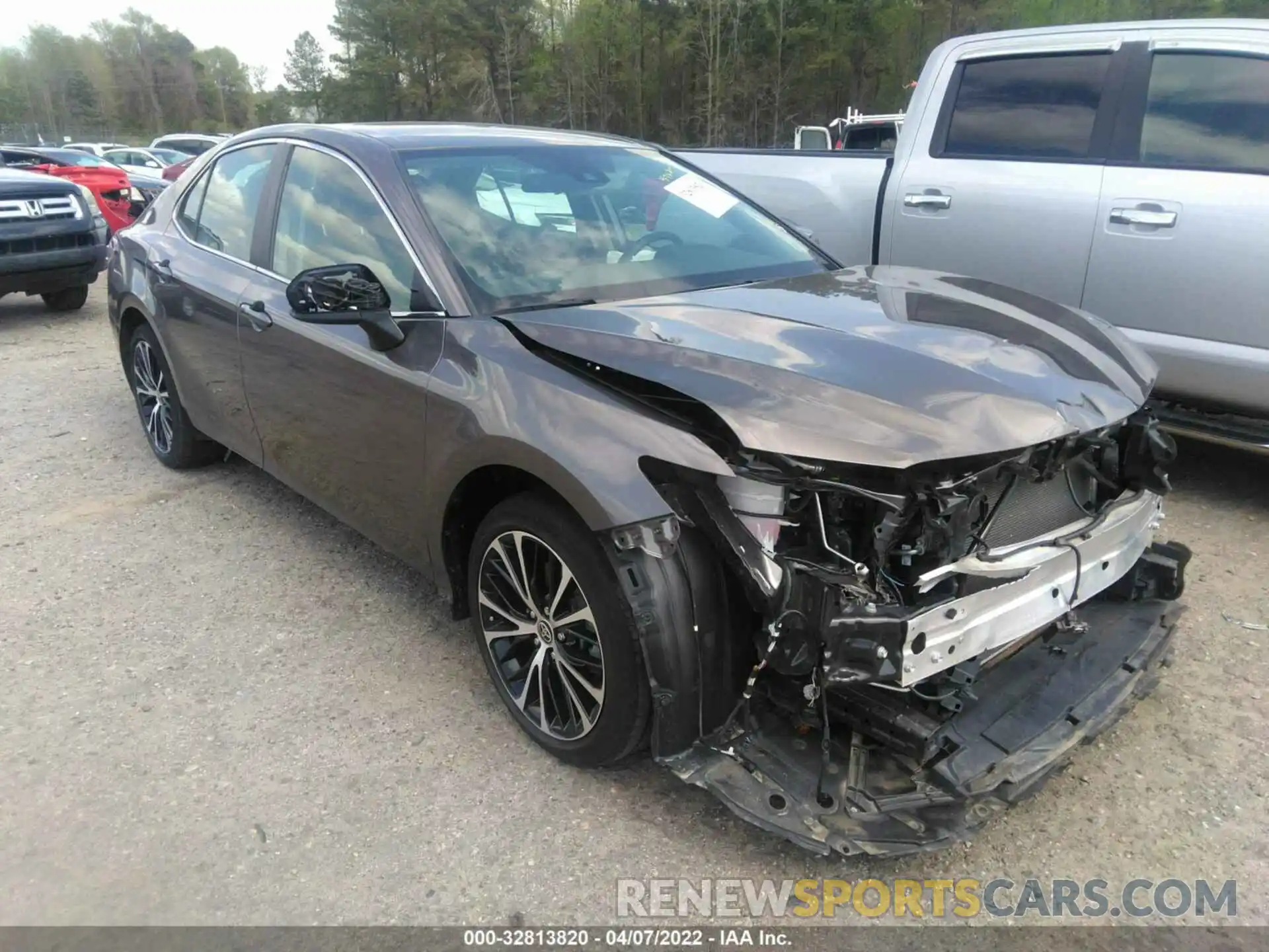 1 Photograph of a damaged car 4T1G11AK2LU361269 TOYOTA CAMRY 2020