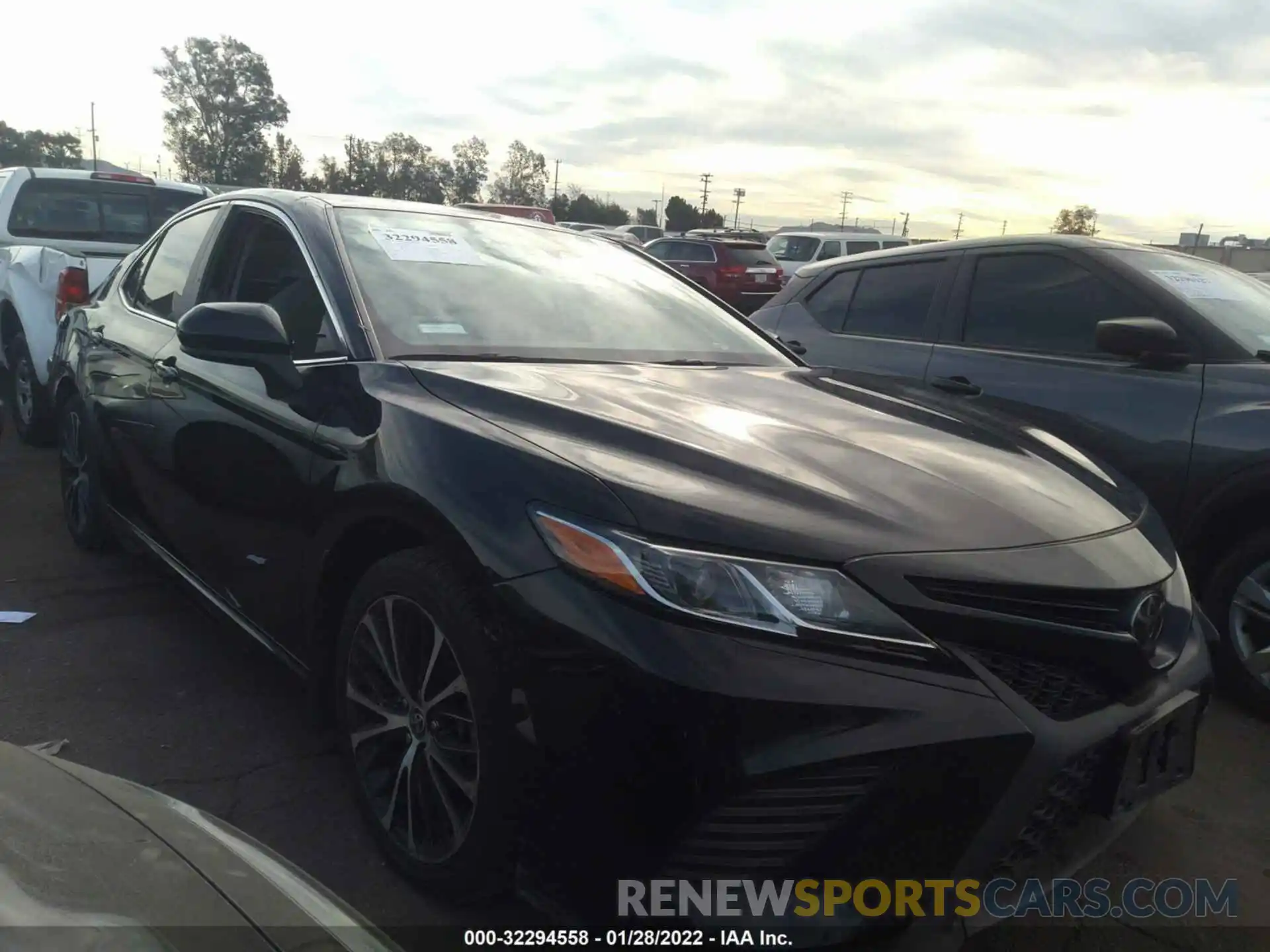 1 Photograph of a damaged car 4T1G11AK2LU364561 TOYOTA CAMRY 2020