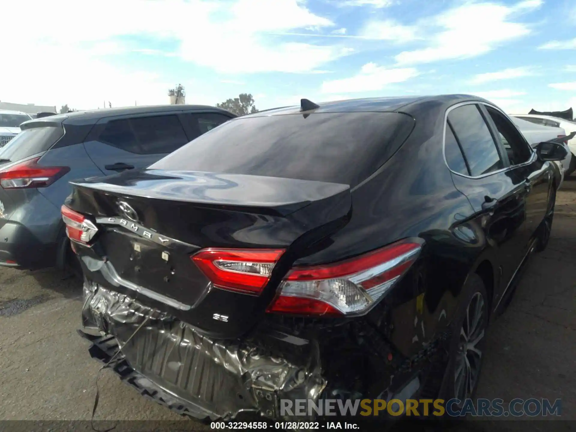 4 Photograph of a damaged car 4T1G11AK2LU364561 TOYOTA CAMRY 2020