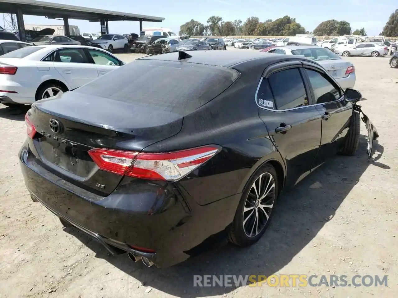 4 Photograph of a damaged car 4T1G11AK2LU369405 TOYOTA CAMRY 2020