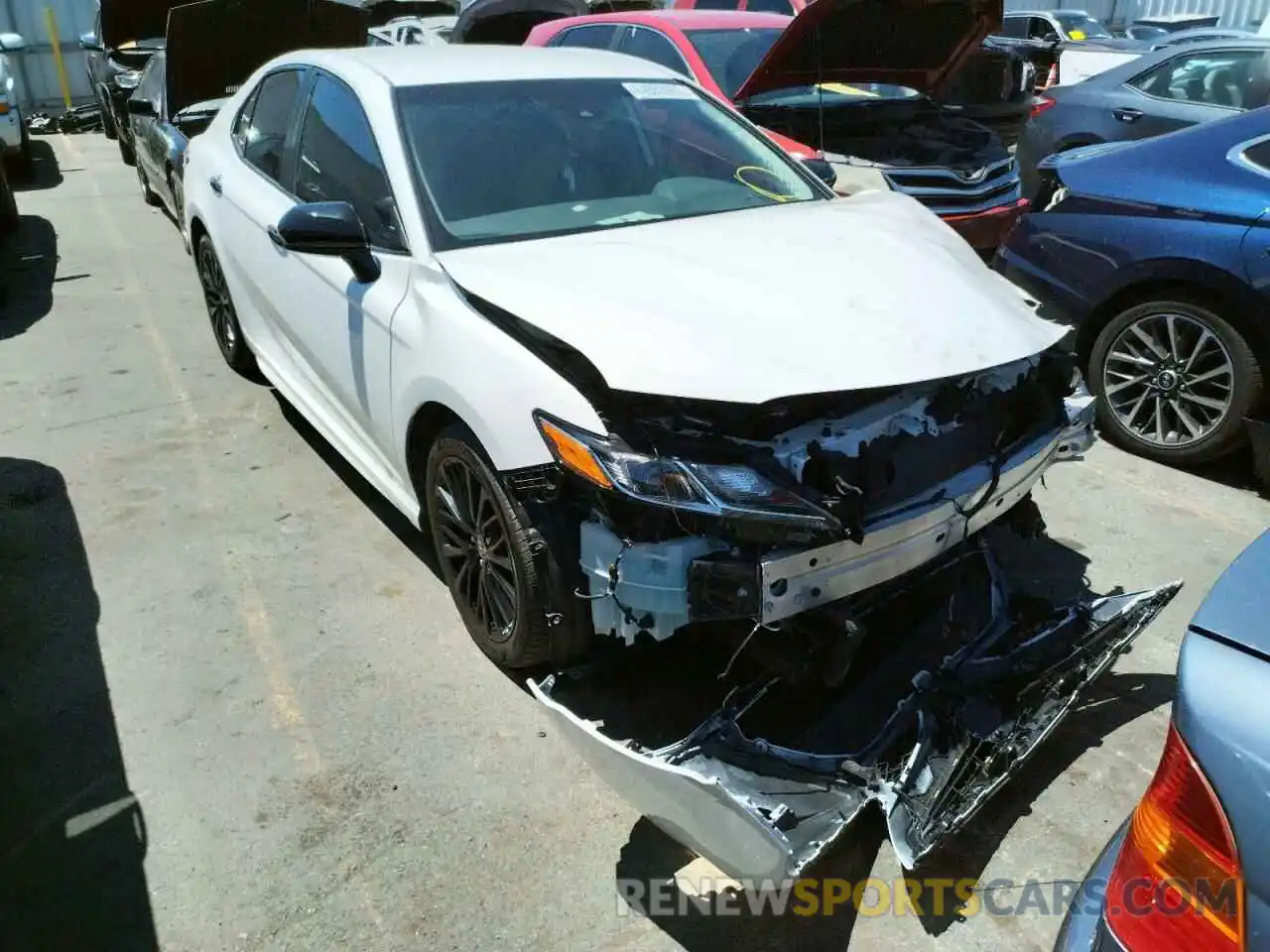 1 Photograph of a damaged car 4T1G11AK2LU381909 TOYOTA CAMRY 2020