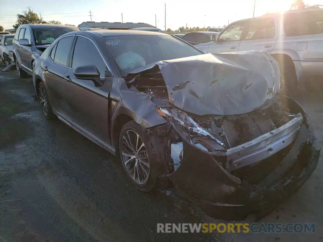 1 Photograph of a damaged car 4T1G11AK2LU384518 TOYOTA CAMRY 2020