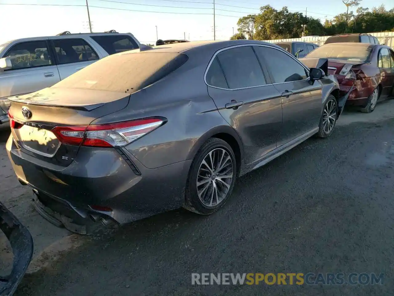 4 Photograph of a damaged car 4T1G11AK2LU384518 TOYOTA CAMRY 2020