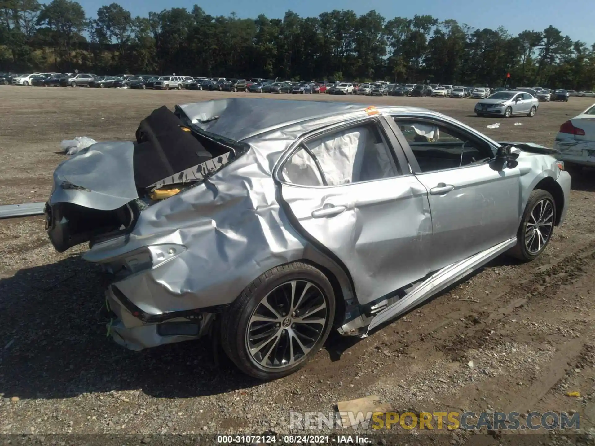 4 Photograph of a damaged car 4T1G11AK2LU384616 TOYOTA CAMRY 2020