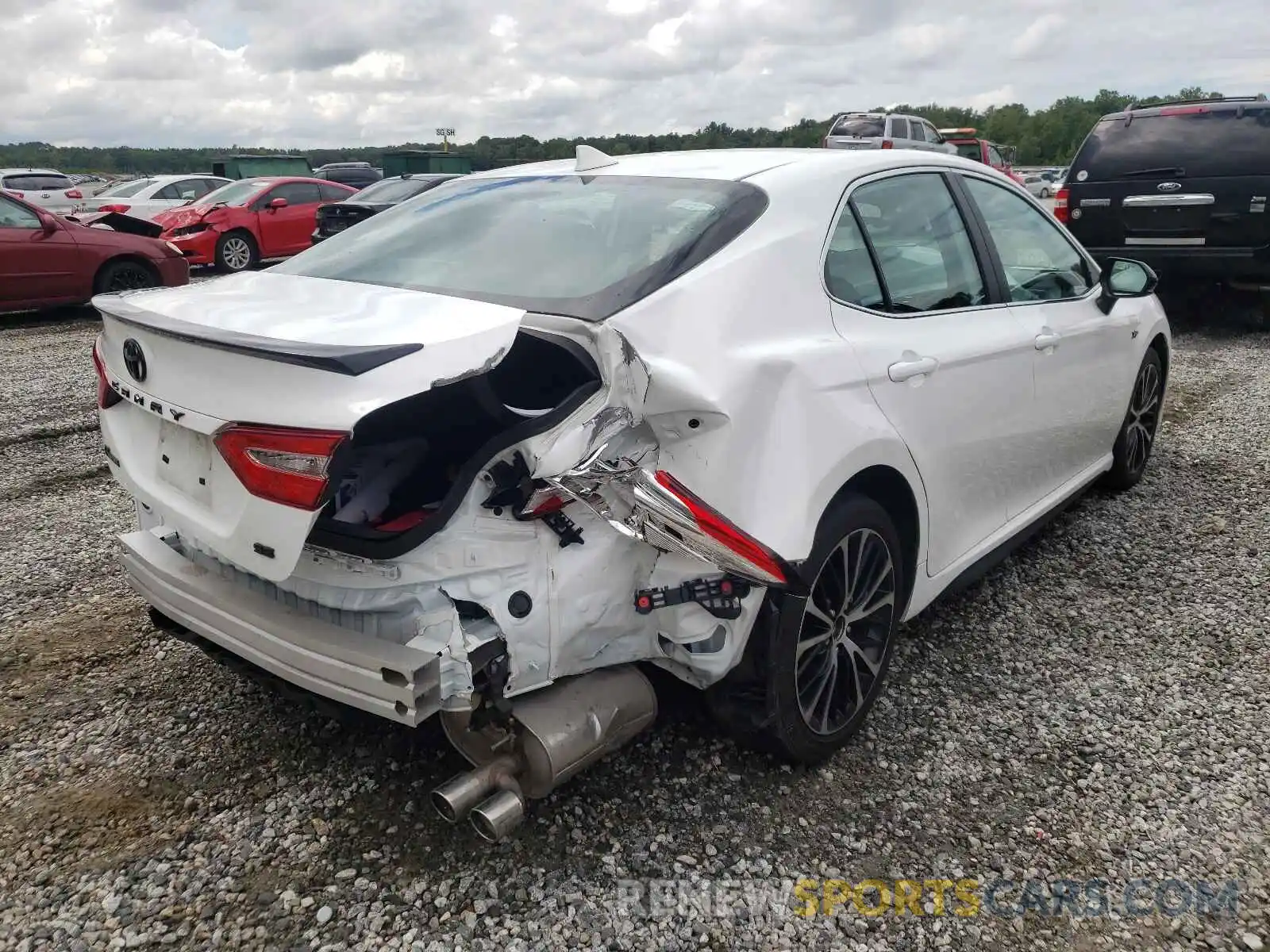 4 Photograph of a damaged car 4T1G11AK2LU388892 TOYOTA CAMRY 2020