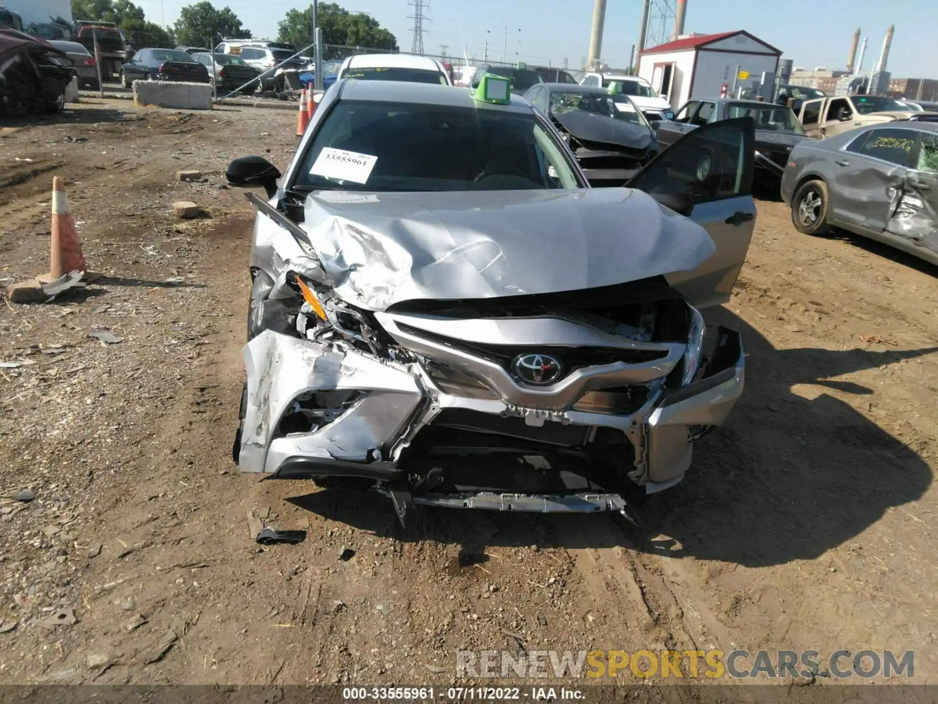 6 Photograph of a damaged car 4T1G11AK2LU390514 TOYOTA CAMRY 2020