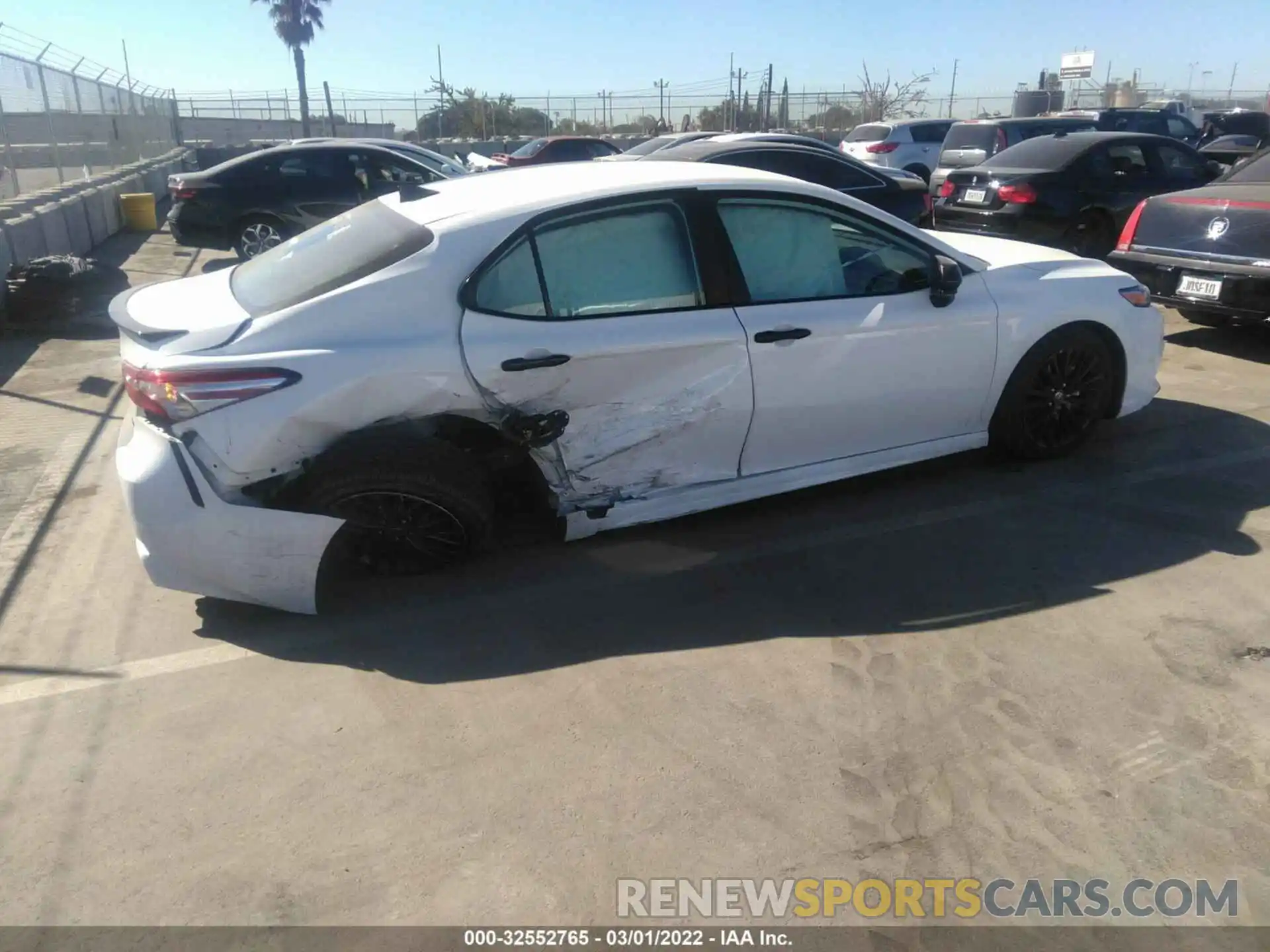 4 Photograph of a damaged car 4T1G11AK2LU391601 TOYOTA CAMRY 2020